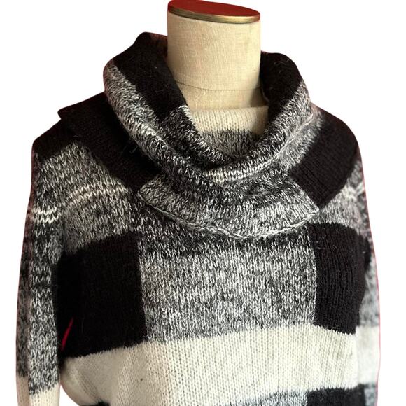 Chicos Sweater Womens Size 1X Black White Block Abstract Cozy Cowl Neck Wool - Picture 2 of 8